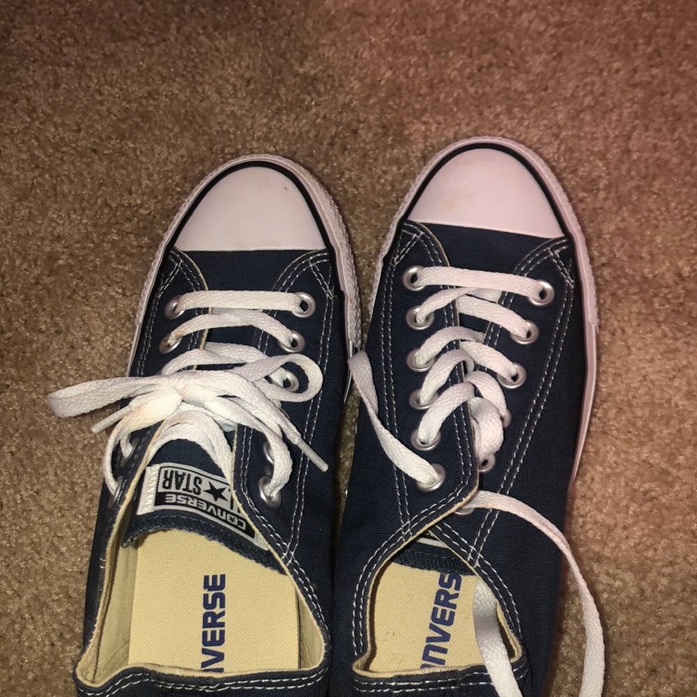 Womens size 7 blue converse